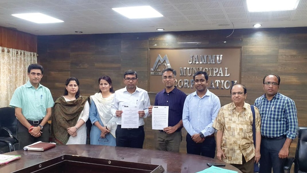 Prajafoundation's tweet photo. We are pleased to announce that #PrajaFoundation has signed an #MoU with @jmcjammu to strengthen #UrbanGovernance in the city of #Jammu through various #CapacityBuilding initiatives.
#MakingDemocracyWork 

@yaduvanshirahul @Hitesh_jammu @OfficeOfLGJandK @Jammu_SmartCity https://t.co/9iRZTXglEA
