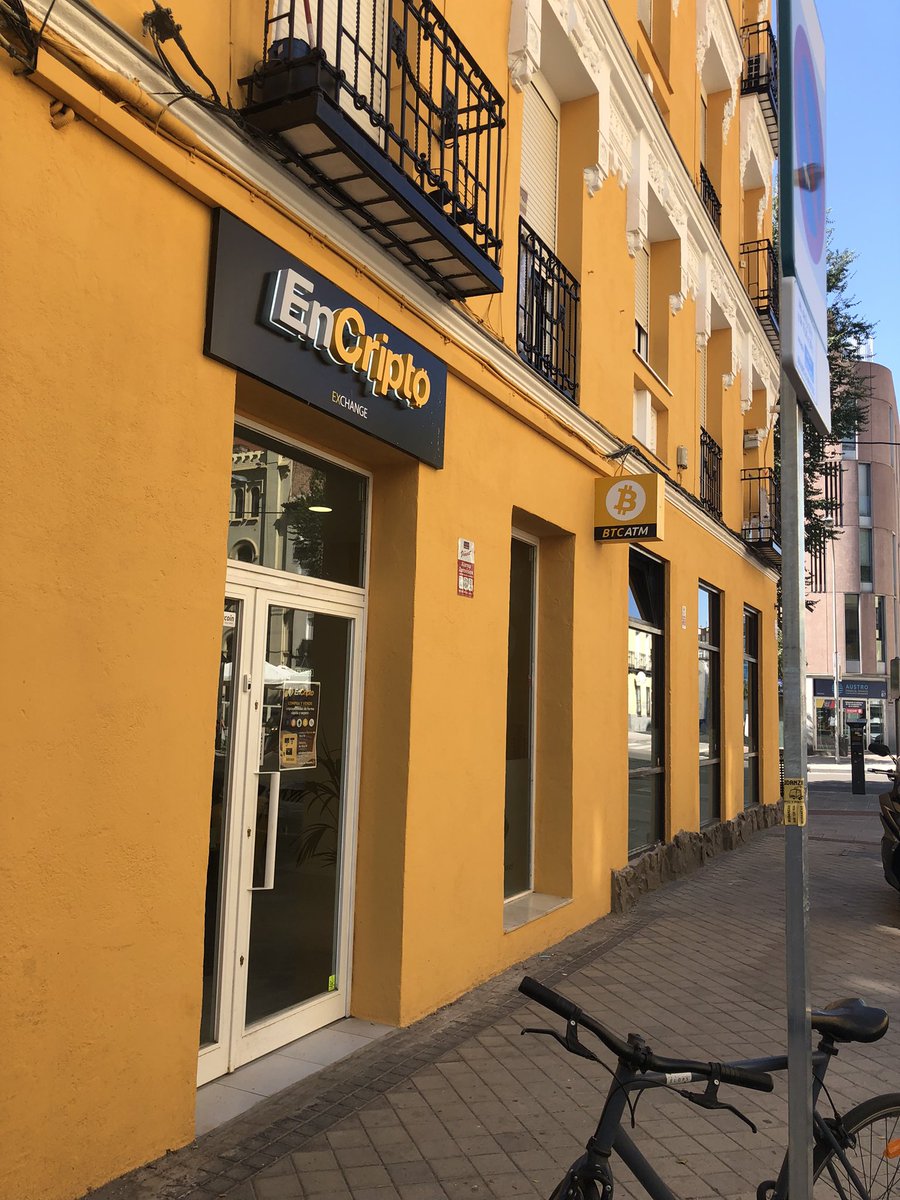 ESFERARED's tweet photo. @Encripto_ un buen lugar donde asesorarte sobre #Criptomonedas y con cajero #Bitcoin disponible en #Madrid https://t.co/r3oPMf0f2W