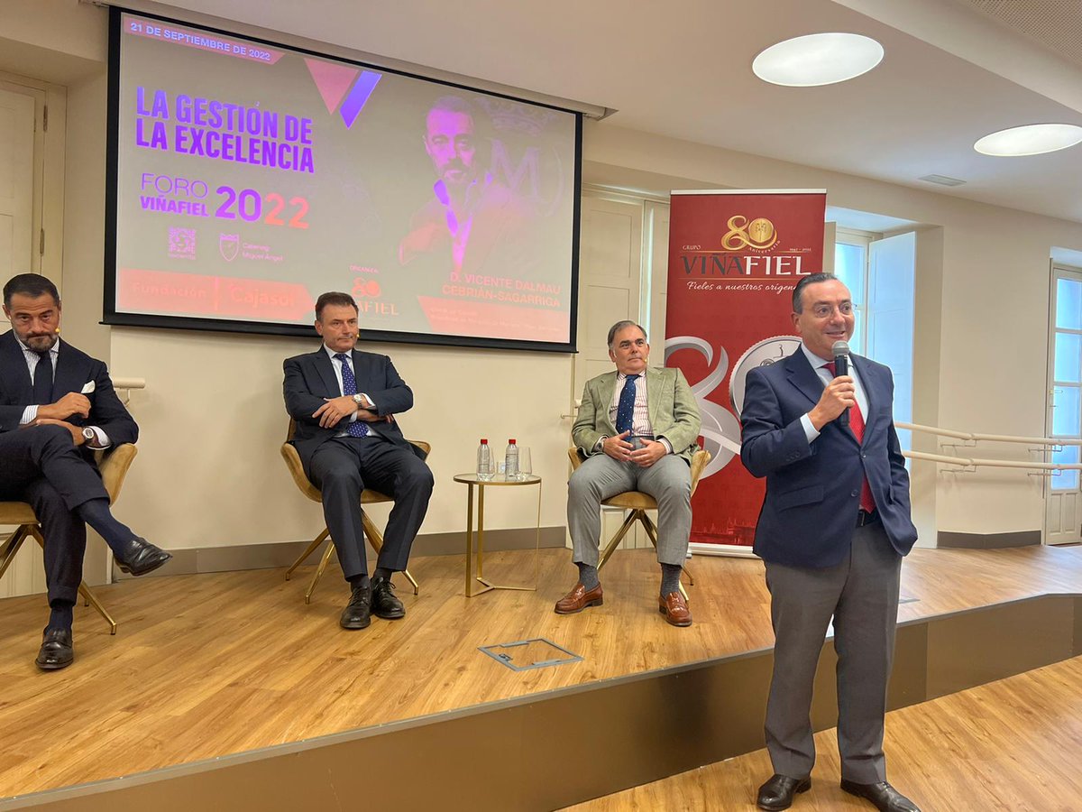 Antonio Martín presente en la V Jornada Viñafiel: 'La gestión de la excelencia' de <a href="/Vinafiel/">Viñafiel</a> 

Un foro generado y creado con motivo del 80 aniversario de este Grupo, proveedores de #GrupoAbades y con el que mantenemos grandes relaciones tanto profesionales como personales.