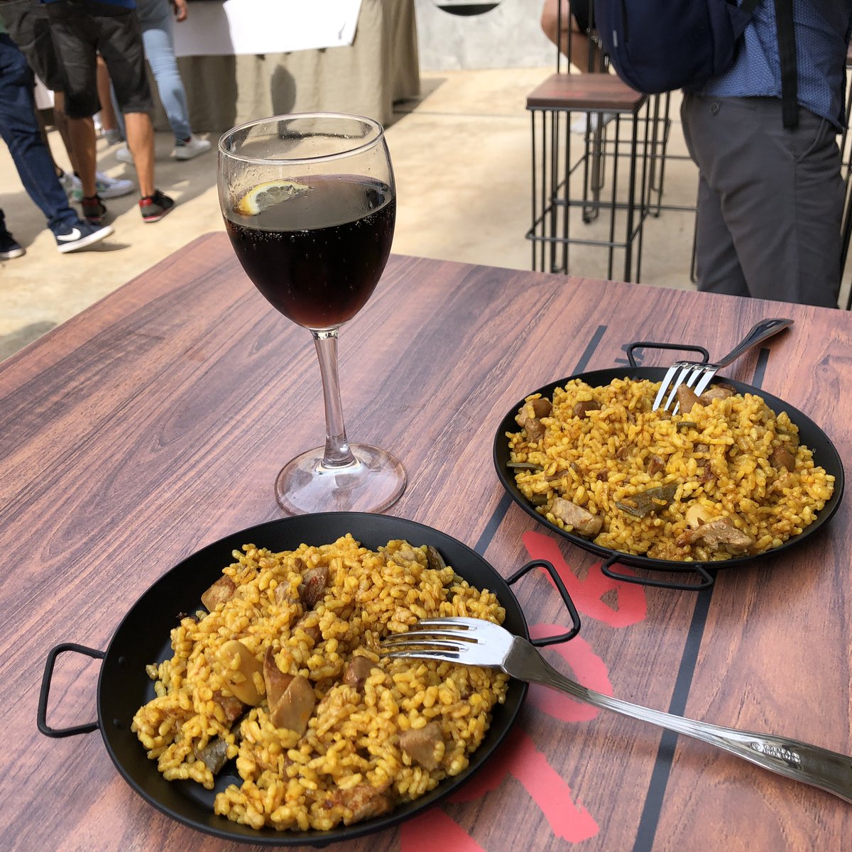 roberto_monfort's tweet photo. No solo de code vive el programador… refrigerio de primera en #vlctesting22 #VLCTESTING testing de paellas… https://t.co/Zl4VH0cdgv