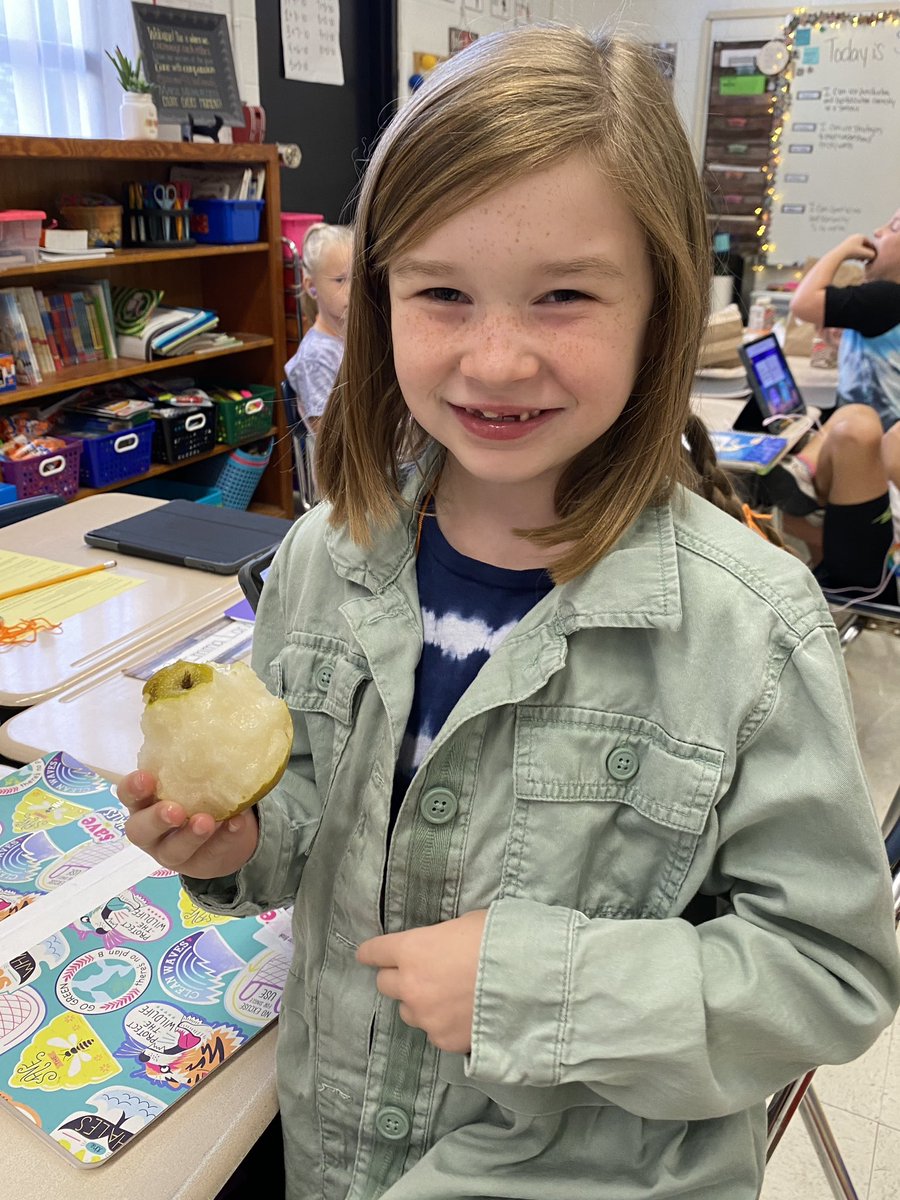 Thanks to Ms. Kathy and our kitchen staff for the Asian pears today! We loved them!!! 🍐 #BerkCoSchoolsWV <a href="/BCSFoodNFit/">BCSFoodNFit</a>