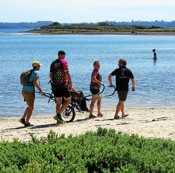 🇫🇷 Le Parc naturel régional du Golfe du Morbihan, va mettre à disposition au printemps 2023, des fauteuils roulants adaptés à l’environnement de l’île et une rampe mobile pour faciliter l’accès et la visite aux personnes à mobilité réduite ! 👏 (Ouest France)
