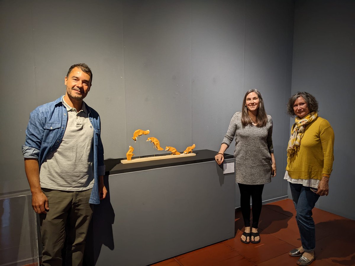 Cris_cucha's tweet photo. Esta mañana hemos asistido a la presentación de la exposición de la artista norteamericana #BethJohnson y del ilustrador @DavidVelaArt en el @museoemoz, el mejor museo de #origami del mundo, auténtico embajador de #Zaragoza. Todo nuestro apoyo 👏✊ #Cultura https://t.co/MdIEaesRyX