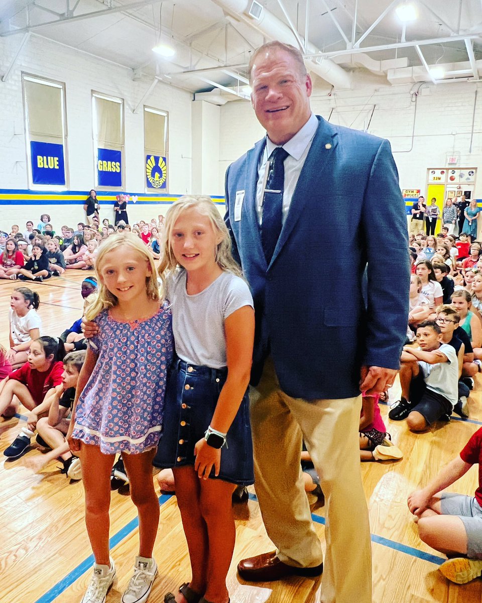 Blue Grass Elementary (@bluegrass_k5) on Twitter photo Congratulations to all of our Constitution Creative Writing Contest winners! Thank you <a href="/GlennJacobsTN/">Glenn Jacobs</a> for reading to our students and making yesterday such a special day at Blue Grass! Check out the link below to see the winning videos that were submitted!
youtu.be/DyRaKDma8XM Congratulations to all of our Constitution Creative Writing Contest winners! Thank you <a href="/GlennJacobsTN/">Glenn Jacobs</a> for reading to our students and making yesterday such a special day at Blue Grass! Check out the link below to see the winning videos that were submitted!
youtu.be/DyRaKDma8XM