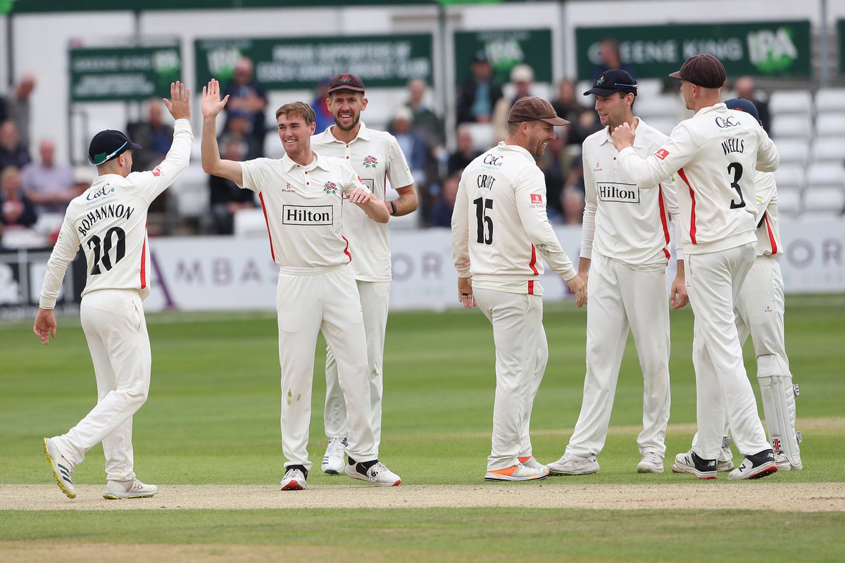 Lancashire win by 38 runs!!! 🤯

Never in doubt. 😉

🌹 #RedRoseTogether