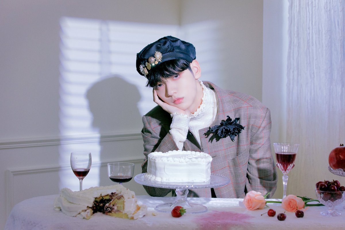 sventxt_'s tweet photo. waiting for the 1. 

#MOASD #MOASelcaDay #MSD #SOOBIN #TOMORROW_X_TOGETHER 
@TXT_bighit @TXT_members https://t.co/TJAeTFNjk6