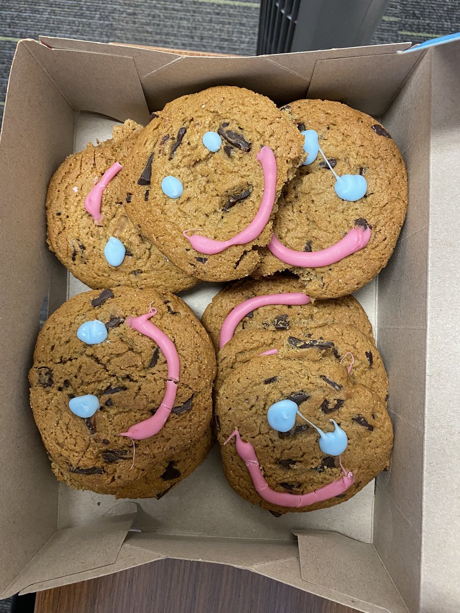 Team is all smiles today as we celebrate Sheryl and Greg’s quarterly spotlight win and a sweet treat from Tim’s for the team.  Congrats Sheryl and Greg!  @DylanTufford_TD <a href="/JennAuld/">Jenn Auld</a>  @JakeGaudet_TD