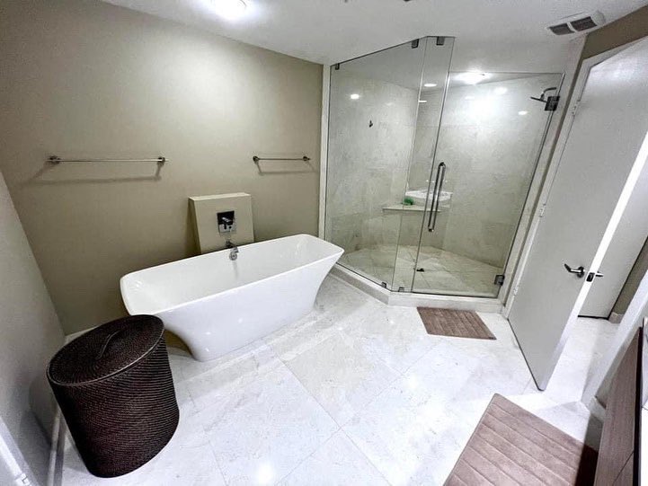 AFRealty's tweet photo. 🌇 Marina Palms
📍 17301 Biscayne Blvd, Unit 1809
🛏 Bed 3 - 🧼 Bath 3/1
📐 2,219 Sq. Ft.
💵 For Rent: $9,500/m

Stunning apartament, fully furnished and decorated, must see to appreciate. Famous 09 line on the SE corner with direct bay view and overlooking the marina. https://t.co/WwliaILyH9