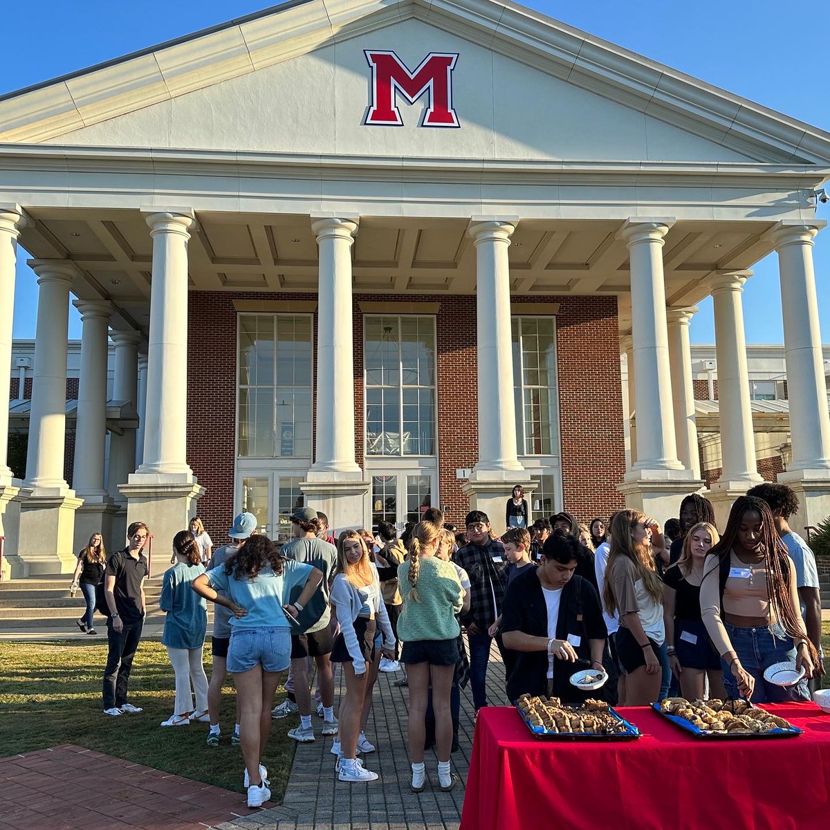 RepMCounselors's tweet photo. Thank you @MiltonStudentCo for hosting an AMAZING new student brunch this morning! @MiltonHighSch https://t.co/8TBJFLjALN