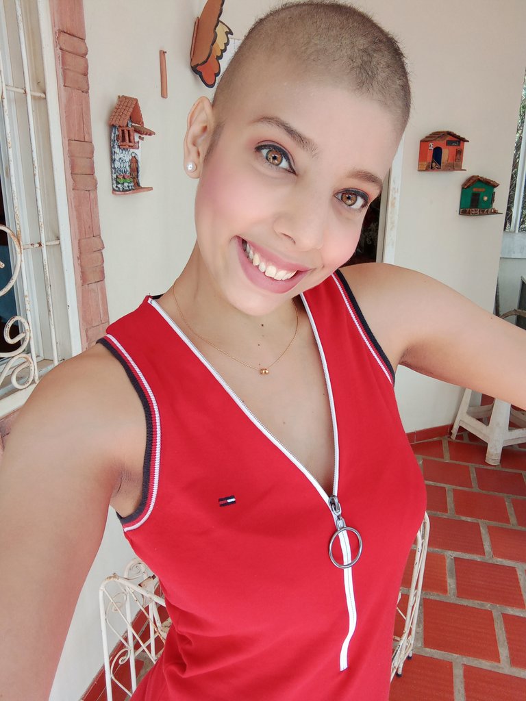 JuliusWhite's tweet photo. Hoy es un día triste! 😔 ...fuiste una guerrera Estefany Moreno! Q.E.P.D https://t.co/zTNmHQF2bh