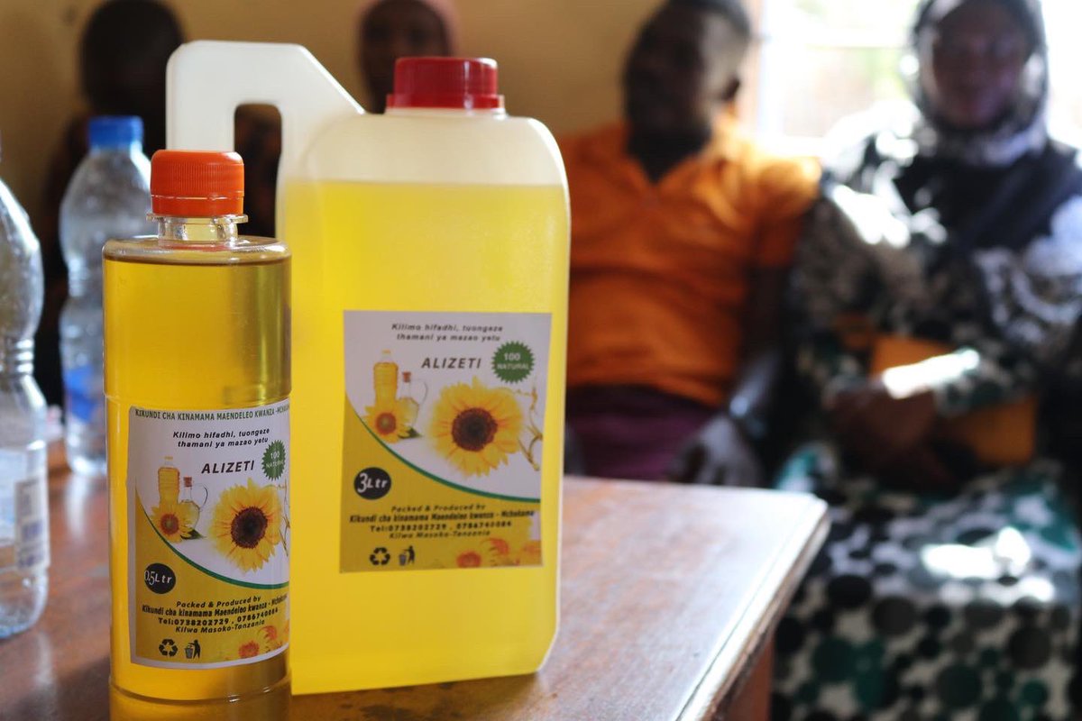 WWFTANZANIA's tweet photo. #MoreHighlights from last week as community leaders from Muheza, Tanga were supported to visit communities in Kilwa - where WWF has been working for the past 10 years - to learn about best practices in CBFM, including sunflower farming and itβs seed oil processing π»π» https://t.co/fqbr35PvqJ