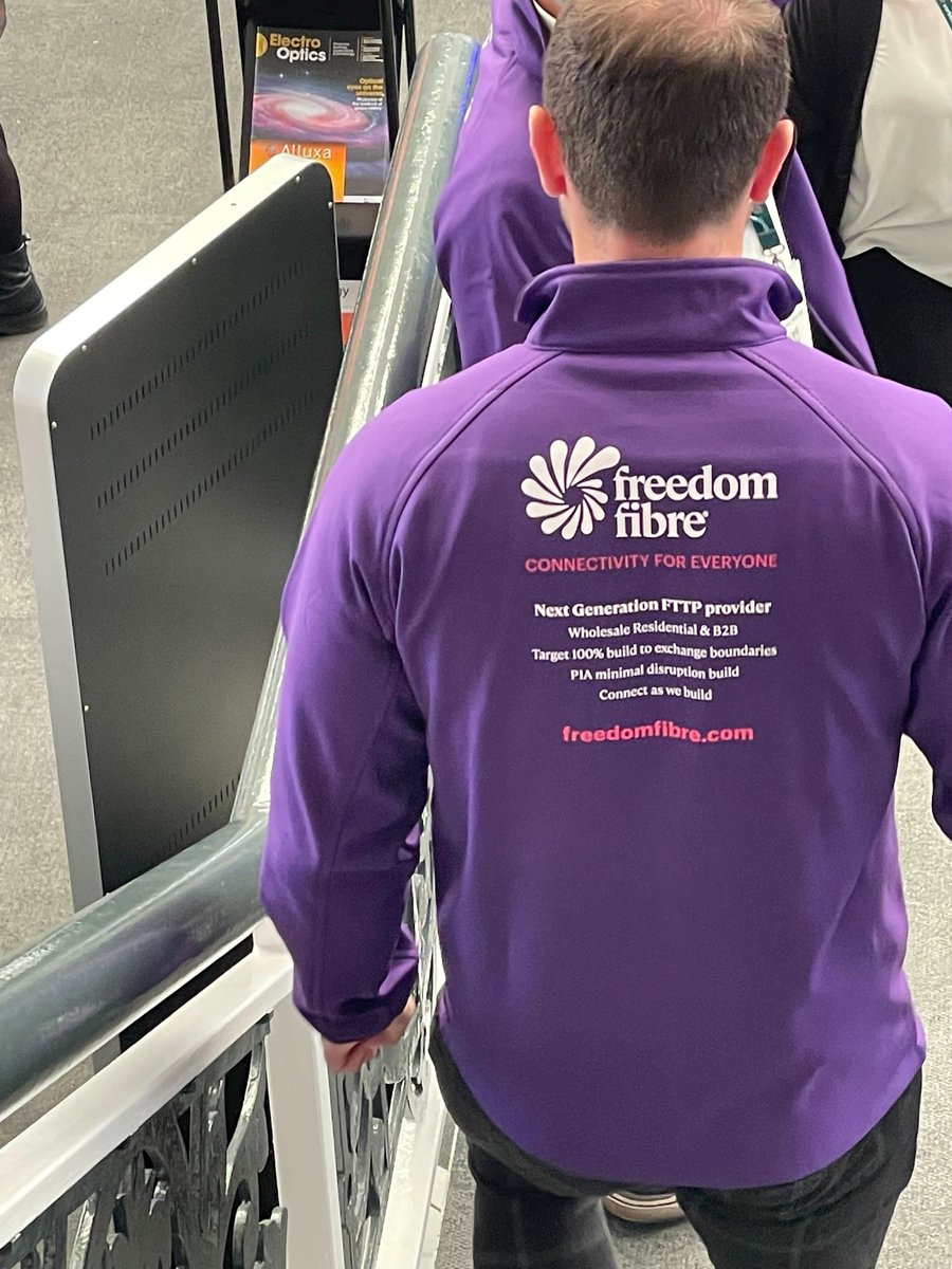 COSSystems's tweet image. London and Britain Connected deliver! #BSS/OSS #OpenAccess #BusinessEngine #EndToEndAutomatisation #FTTH