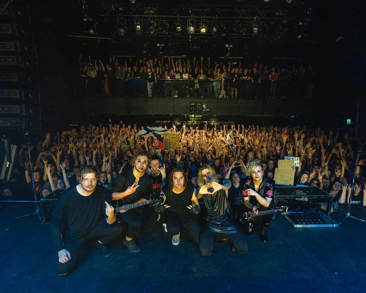 BlindChannelFIN's tweet photo. Sold out Tilburg ❤️‍🔥 #BlindChannel #SickAndDangerousTour #Tilburg #Netherlands https://t.co/zmOCgqRcv7