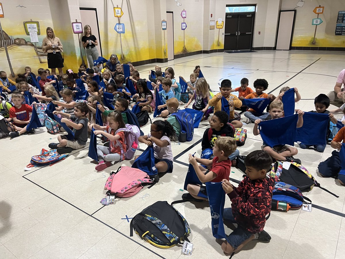 SouthGreenElem's tweet photo. Our kindergarten Scotties received their first Scottie Spirit towels! #growingandlearningtogether #findingourgift https://t.co/t6znD3v58t