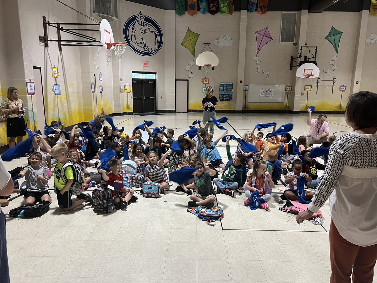 SouthGreenElem's tweet photo. Our kindergarten Scotties received their first Scottie Spirit towels! #growingandlearningtogether #findingourgift https://t.co/t6znD3v58t