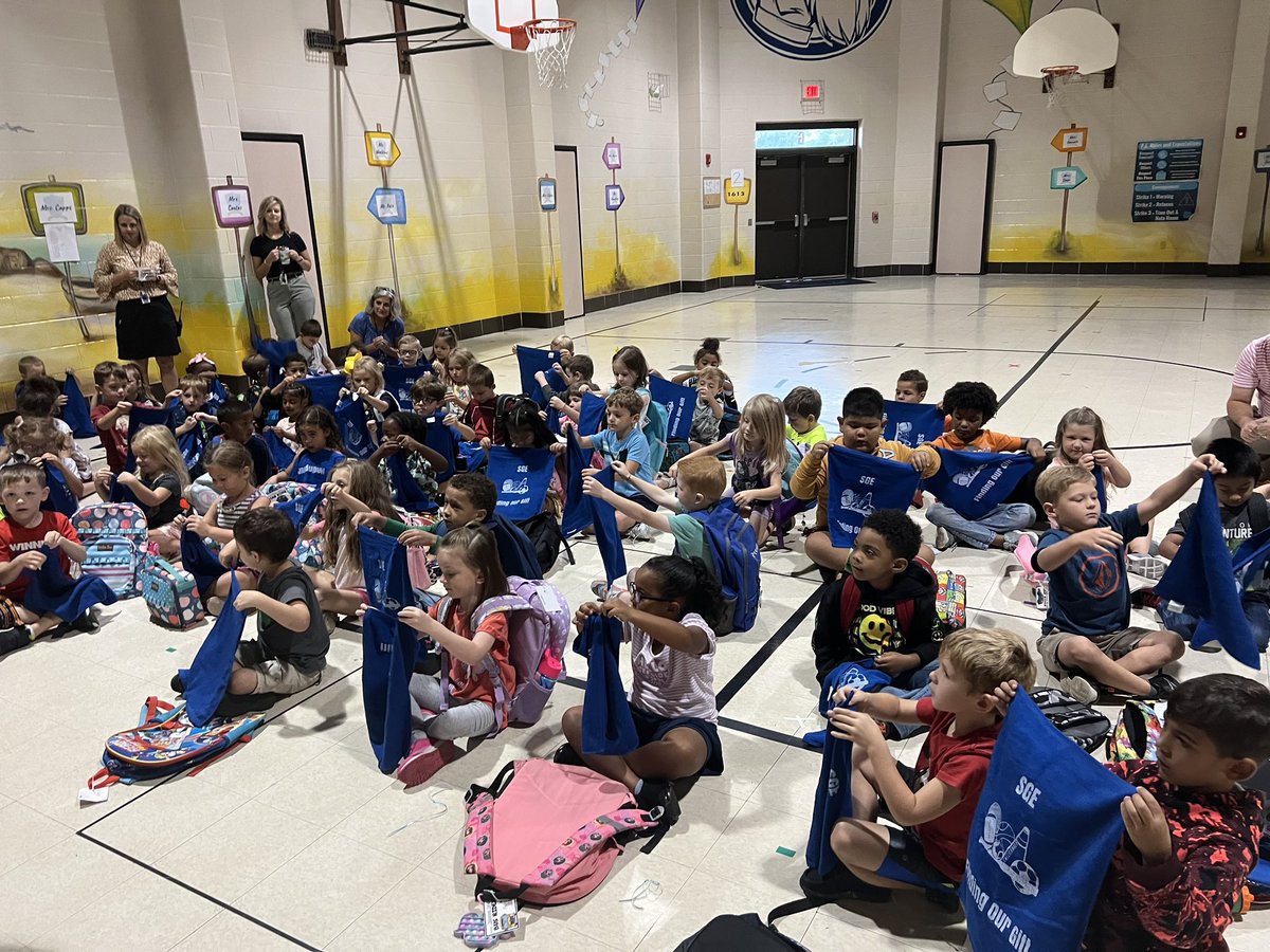 SouthGreenElem's tweet photo. Our kindergarten Scotties received their first Scottie Spirit towels! #growingandlearningtogether #findingourgift https://t.co/t6znD3v58t