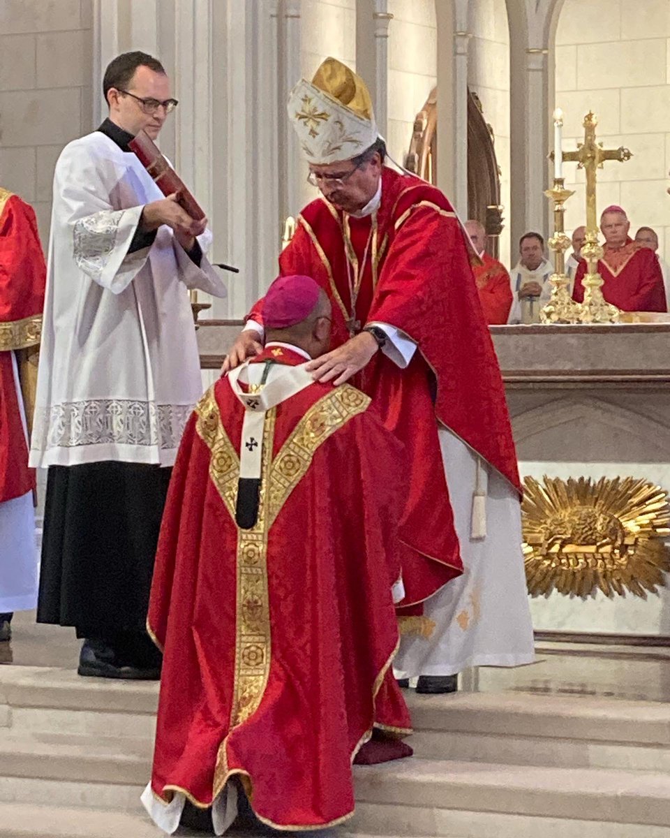 ArchlouVocation's tweet photo. It was a beautiful Pallium Mass last evening! https://t.co/dxwv52FmUo