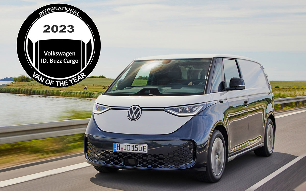 And the International Van of the Year 2023 award goes to 🥁🥁🥁 the ID. Buzz Cargo! It’s been awarded the prestigious title ahead of its market launch and will be handed to customers with a CO2 neutral balance sheet. Win Win. #VansThatCan