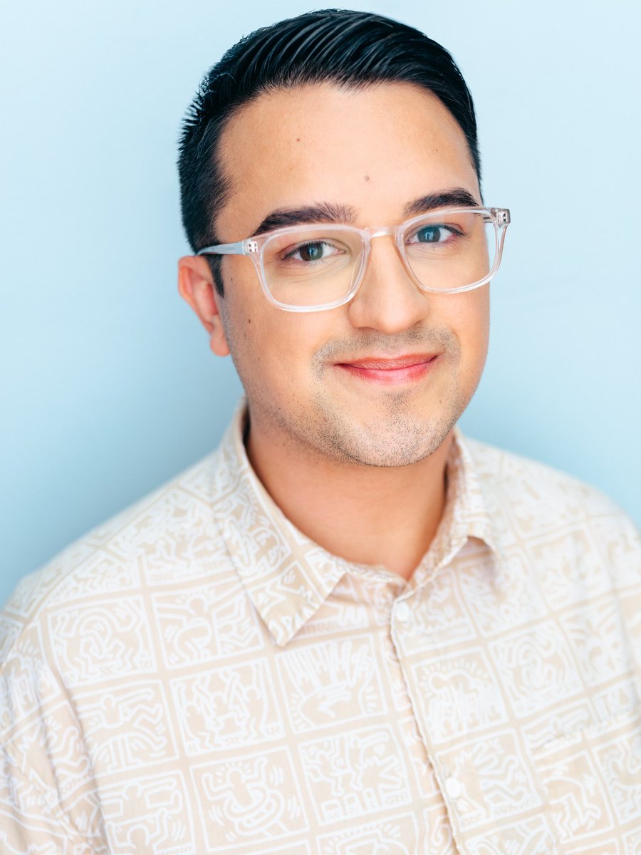thesisonjoan's tweet photo. We're back with Founding Artistic Director of the Breaking the Binary Theatre Festival, @GeorgeStrus! Learn about the new play development hub for TNB2S+ actors, directors, writers, dramaturgs, and stage managers.
#TransTheatre #NonBinaryTheatre #TwoSpiritTheatre #QueerTheatre https://t.co/29QuFk2bQa