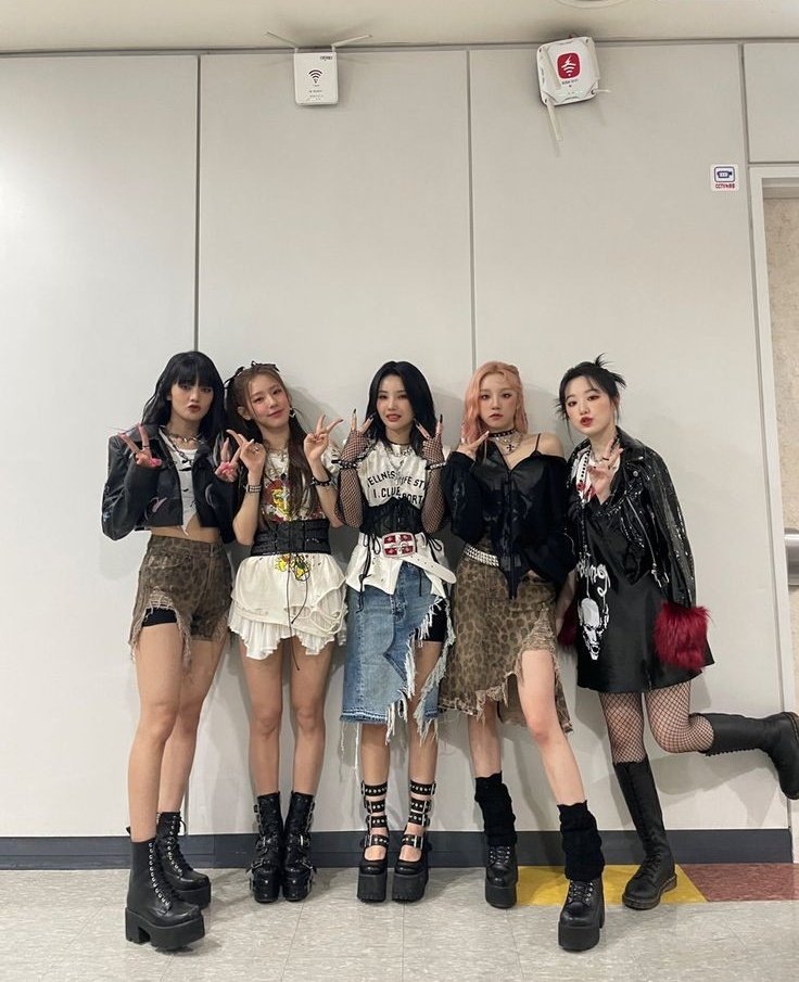 gidle___ir's tweet photo. 📢 آلبوم "I LOVE" جی آیدل از 130,000 نسخه پیش فروش در KTOWN4U فراتر رفت💗

@G_I_DLE
#여자아이들 #GIDLE https://t.co/QibbtPpLiO