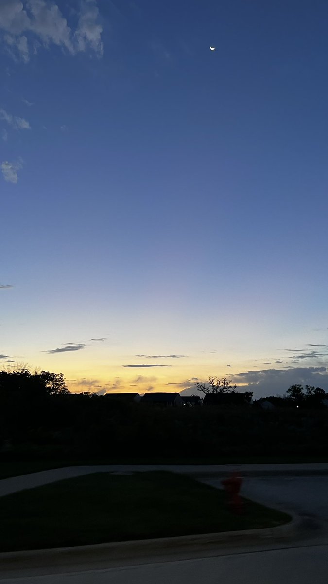 burnhamracing's tweet photo. #alwaysroad
#sometimesbros
#sunrise
#dwr https://t.co/jKpsGvy0Nm
