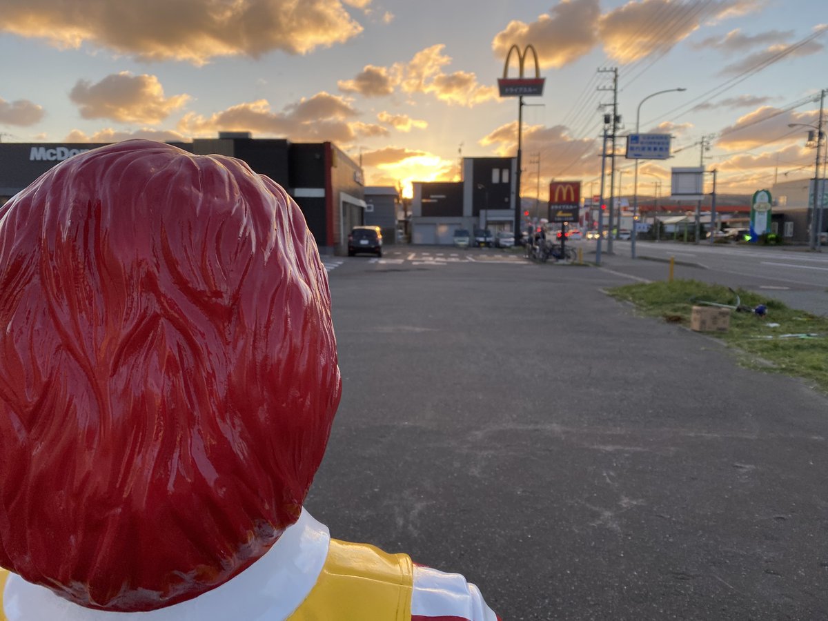 0120_UWASA's tweet image. わざわざここまで会いに来てもらってこんな事言うのも悪いんだけどさ、
ここに来ればそれだけでエロあるとか思ってたんだろ？
エロなんてねえよ（笑）

でもその強い意志を持って道を切り拓いた先にこそ、
お前の望むエロがあるよ──（笑）