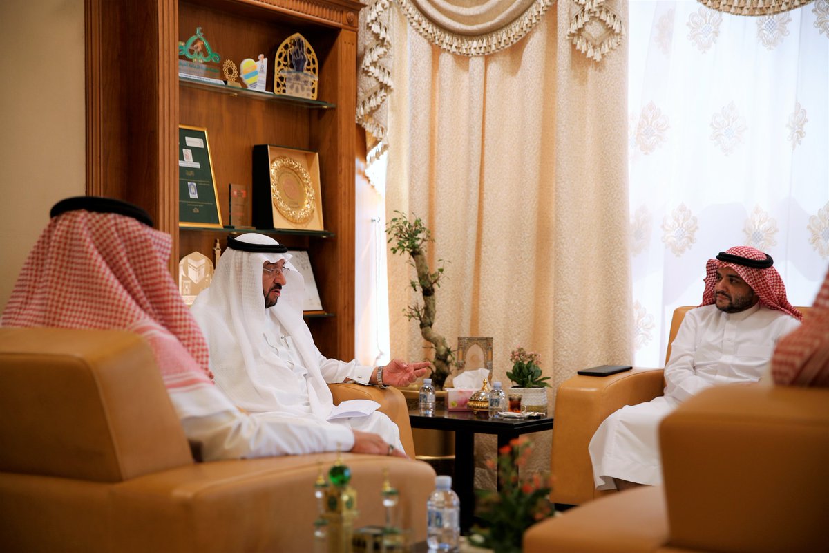 taibahu's tweet photo. استقبل معالي رئيس #جامعة_طيبة د.عبدالعزيز السراني بمكتبه اليوم وفد المجلس المحلي بمحافظة #بدر ، وتم خلال الزيارة مناقشة عدد من المواضيع المشتركة وتعزيز سبل التعاون بين الطرفين. https://t.co/PBoTMnTuzH