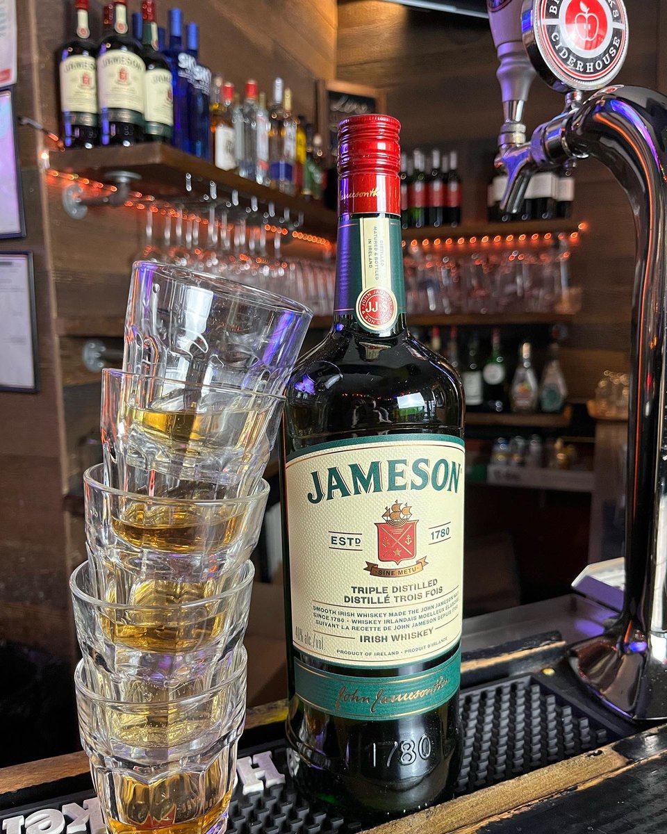 LoonsPub's tweet photo. Everyday Wednesday 2pm - 2am enjoy some Jameson drink specials. See you then! https://t.co/h2ayahvwKI