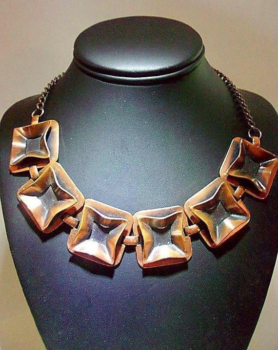 renaissancefai's tweet photo. Copper Dimensional Necklace, Modernist 2 Layer Designer Vintage https://t.co/DVGPuhZKH3 #copper #yes #women #hook #midcentury #coppernecklace #designerquality #dimensionalnecklace #modernistnecklace https://t.co/7M4pEWGuqR