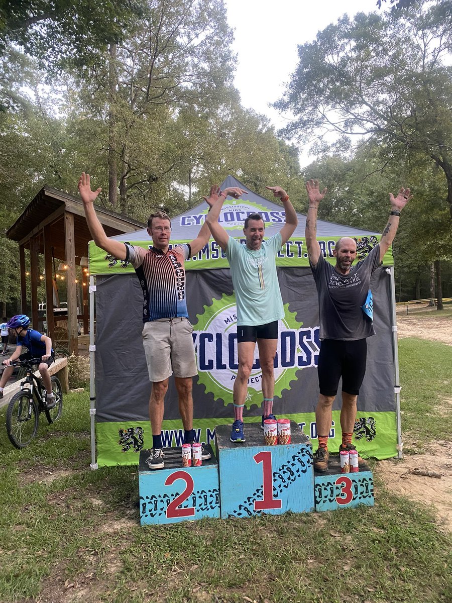 WlbbJ's tweet photo. Just realized I podiumed in two races last week. First time for that! Got 3rd both times, but pleased with the results. #MTB #CROSS #cyclingTwitter #cycling #allbodiesonbikes https://t.co/B1OYbk5184
