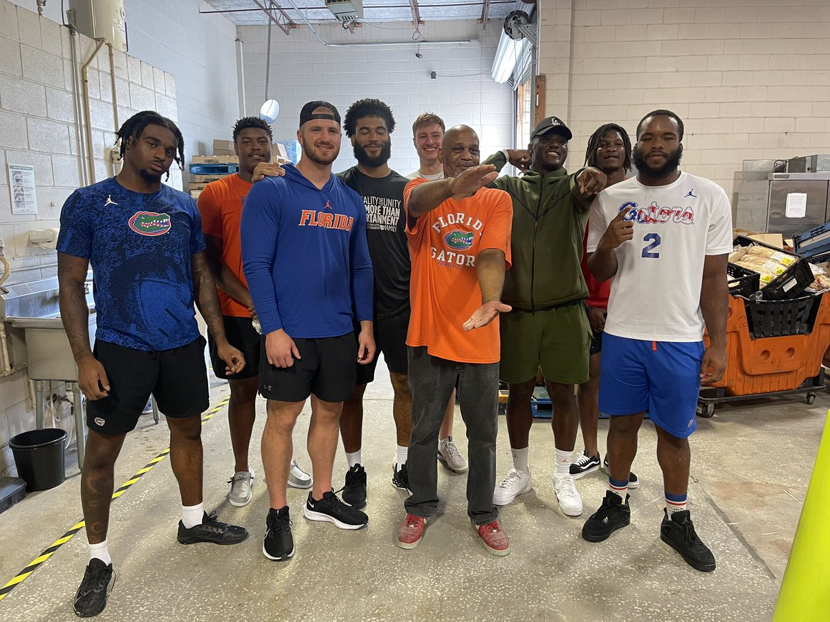 It was great being here today at Bread of the Mighty Food Bank!  Making sure no child goes hungry takes money, time and food donations.  Which commitment will you make today? breadofthemighty.org  <a href="/BOTMfoodbank/">Bread of the Mighty</a> <a href="/FAST_FLA/">FAST Florida</a>