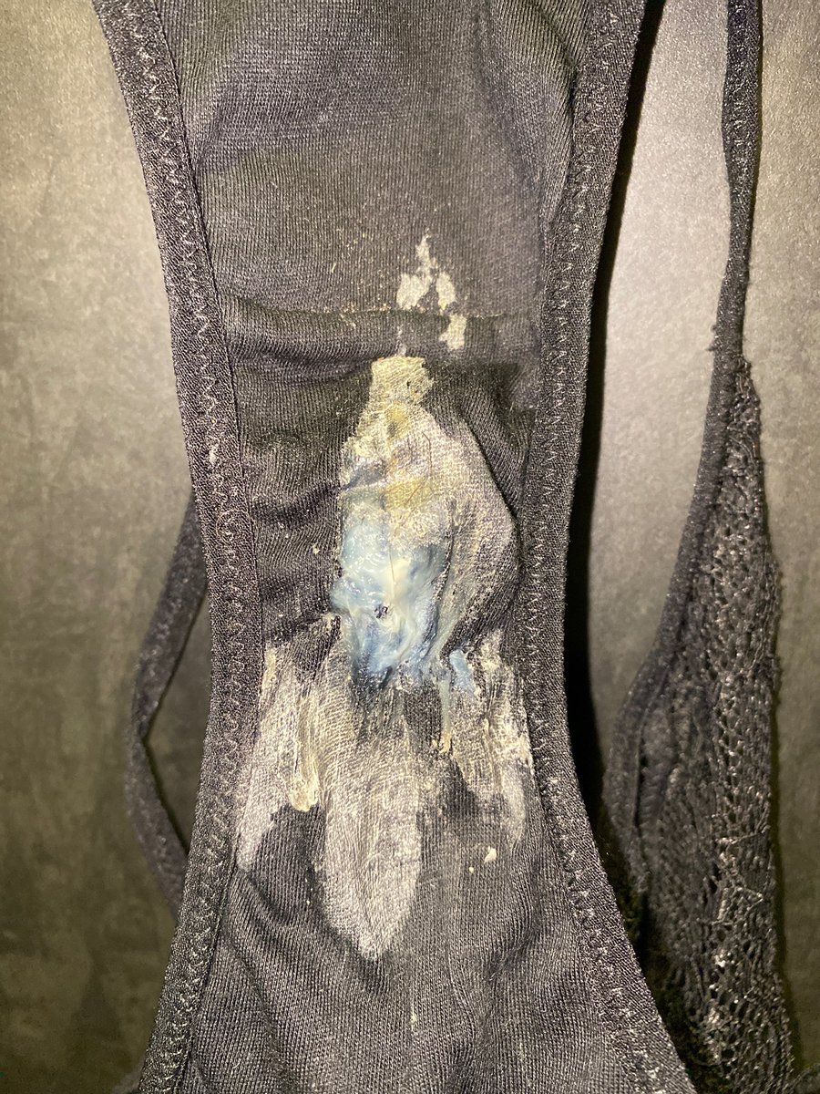 ninjamaru69's tweet photo. 子持ちセフレ

仕事帰りに一日中履いていたパンツをもらいました。

私好みの仕上がりでとてもいい感じです！
香りはおりもの強め、前の方はおしっこの香り、後ろの方はアナルの香り

排卵日なのかな？！

#シミパン #おりもの https://t.co/dcvvSzKsvG