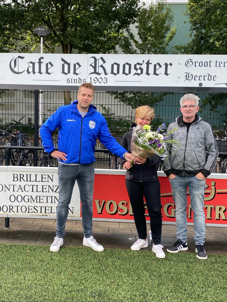 vvSEH's tweet photo. Mooi nieuws: Café De Rooster verlengt als sponsor bij SEH! Lees hier meer @ https://t.co/zoSATnK9Kw #sponsoring #pr #verlengen #cafederooster #vanneck #heerde #wijzijnseh https://t.co/RbvieXN5Rc