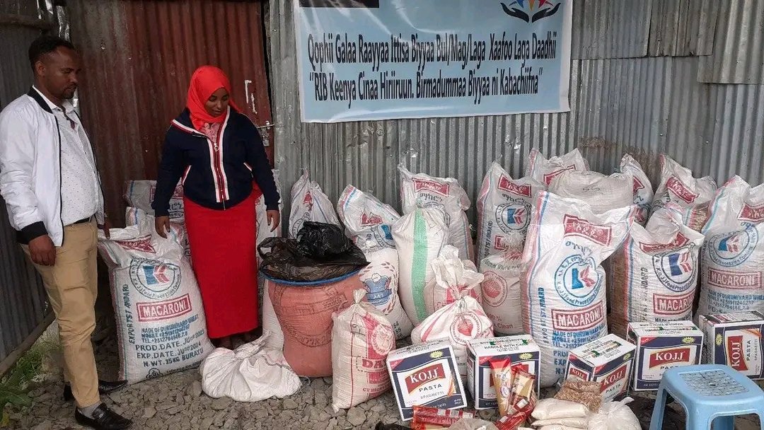 Gech_Ethiopia12's tweet photo. Glorious job at Lege tafo Lege dadi town administration !!
They have planing to send food & all necessary for our hero national defense force.
#Peoples & administration are ready to support our NDF like the following.
#Unity_is_power
#EthiopiaPrevails
#DisarmTPLFterrorist https://t.co/MkmtosUj0v