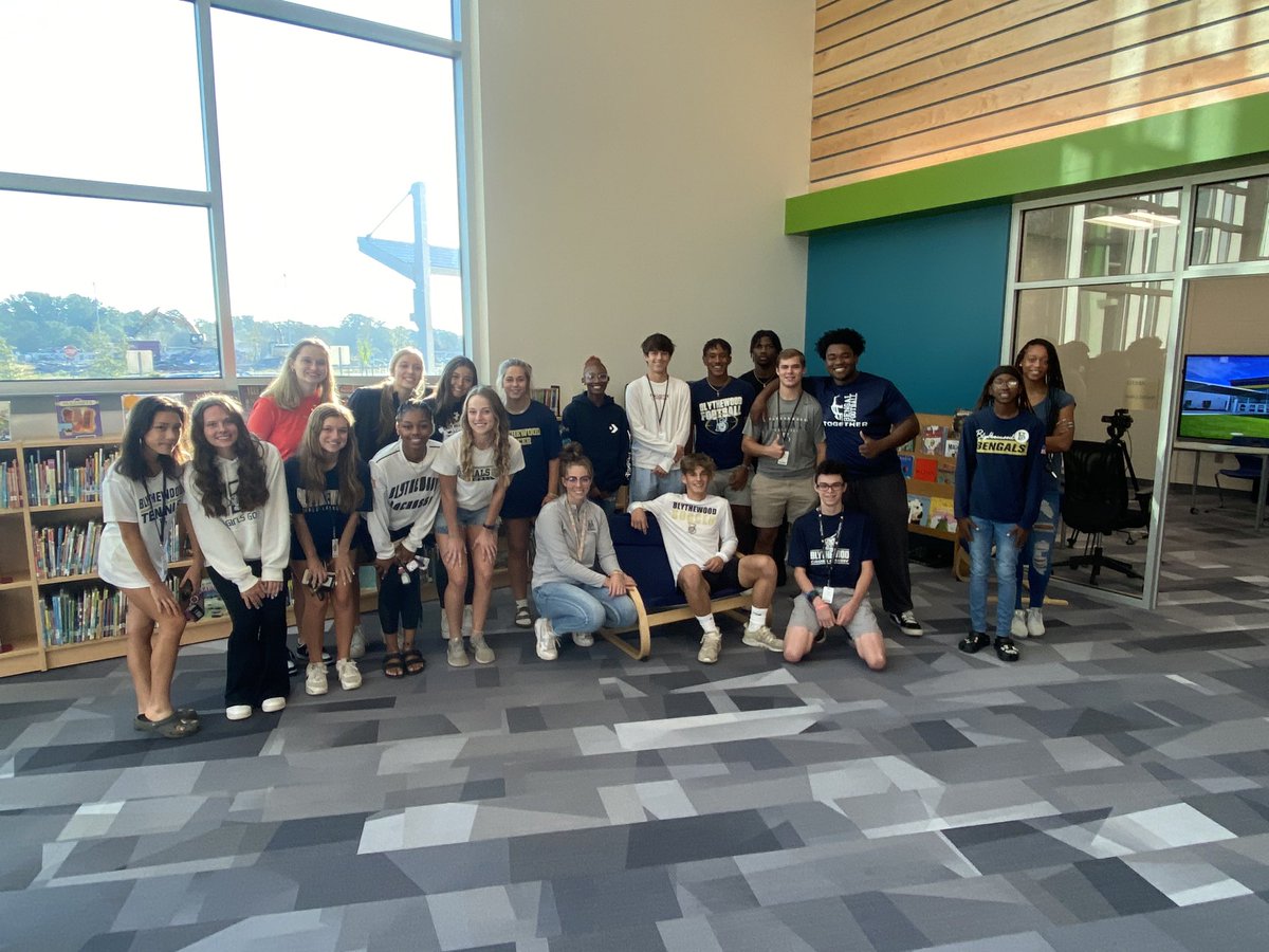 DrMrCoachE's tweet photo. Leaders serve others.
Great first morning with our new Captain Class friends @BethelHanberry
Looking forward to a great year together!
#captainclass #bengalnation https://t.co/q1kR2qyYqX