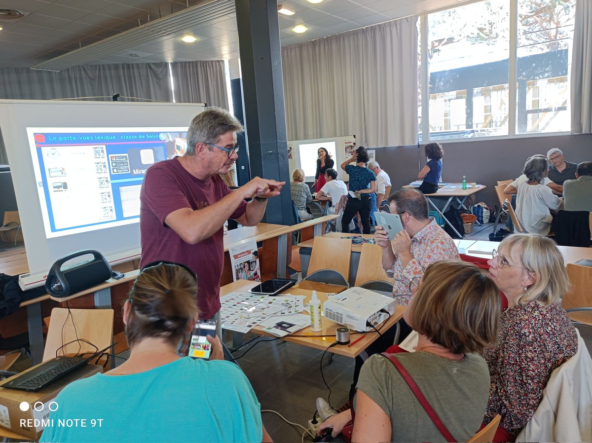 casnav_toulouse's tweet photo. Quatrième atelier du @casnav :Le numérique au service des apprentissages des élèves allophones.  pour la journée du numérique pour les formateurs organisé par @educnum31 @DSDEN31 avec @Canope @Drane Une belle journée de rencontres et d'échanges ! https://t.co/lStc9uzC24