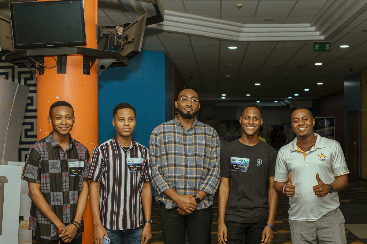 chizee_igwe's tweet photo. Last weekend, I was opportune to sit under the counsel of top industry players at the #Designersconnectuyo organized by #FriendsofFigma. I had a swell time having to learn, unlearn, connect and engage with like-minds in the Design Space. #fof_uyo https://t.co/VpWfoCB0mM