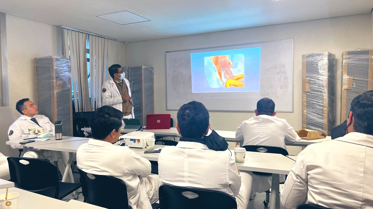 uro_logo's tweet photo. Café, clase, entrenamiento, quirófano, consulta. La rutina diaria. 👌🏼 #Urolife https://t.co/Ef4nKo2fpi