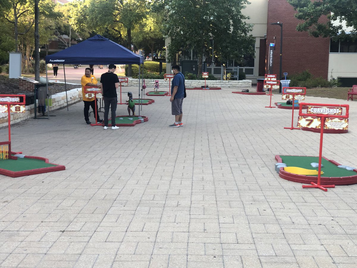 MiniGolfToGo14's tweet photo. Set up at San Antonio College for Mini Golf. 9-1. Sponsored by the SAC First Year Experience. https://t.co/KwMio3mtYd