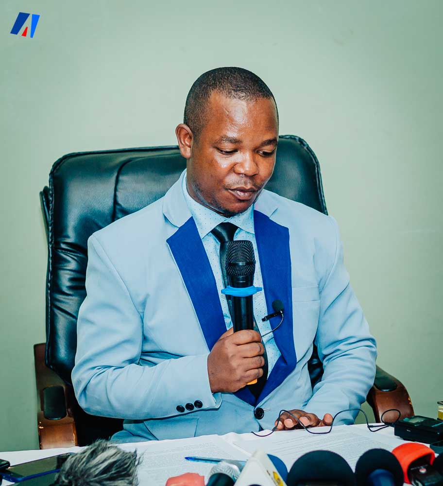 akezanet's tweet photo. 🔴"Amatoni ari hagati ya 25 na 30 y'ubutare bwa Coltan na cassitérite niyo yimburwa buri mwaka komine Kabarore mu ntara ya @KayanzaProvince "ivyo vyashikirijwe na Kenny Claude NDUWIMANA avugira amashirahamwe #COMEBU na #BME yimba ubwo butare muri iyo komine. https://t.co/8XkBSJ57Pd