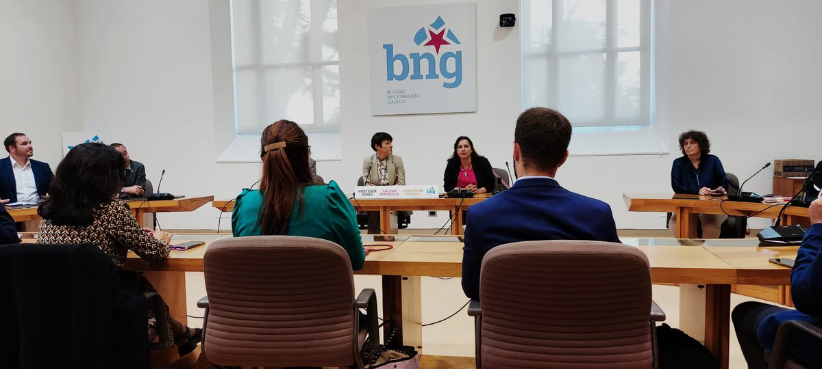 La futura presidenta de #Galiza ens rep al parlament gallec.

<a href="/anaponton/">Ana Pontón</a> i <a href="/obloque/">BNG - Bloque Nacionalista Galego</a> són l'esperança de la Galiza progressista i sobirana!