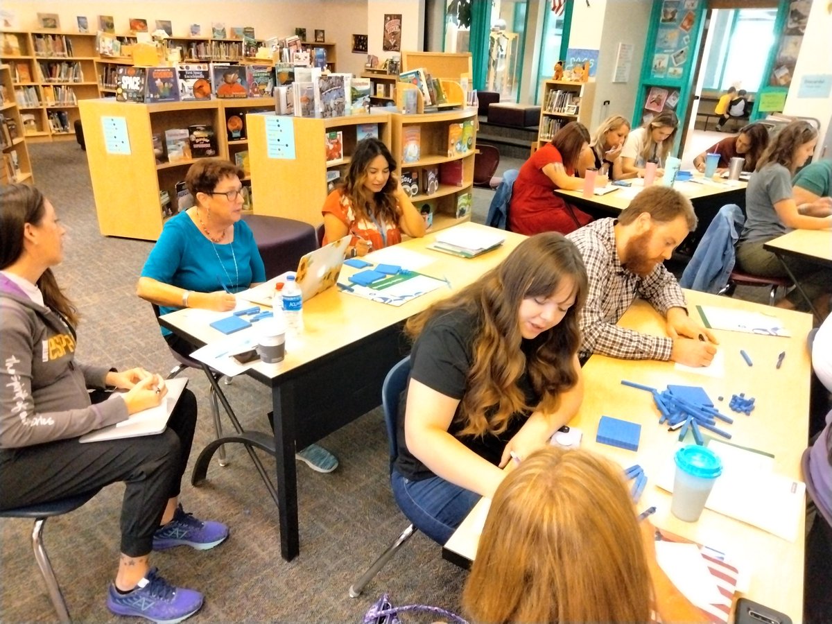SASMSTEM's tweet photo. Early morning professional development where our teachers eagley learn strategies for teaching our new math program. #APSCONNECT @ABQschools @APSLZ1 @APSCurriculum https://t.co/LVM4HzEgoJ