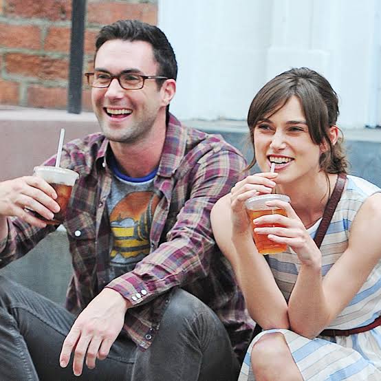 WatchmenID's tweet photo. jadi pengen nonton ulang begin again, liat kelakuan adam levine lagi https://t.co/SqK2YDc8lA