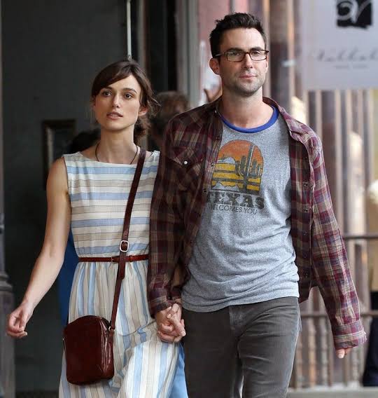 WatchmenID's tweet photo. jadi pengen nonton ulang begin again, liat kelakuan adam levine lagi https://t.co/SqK2YDc8lA