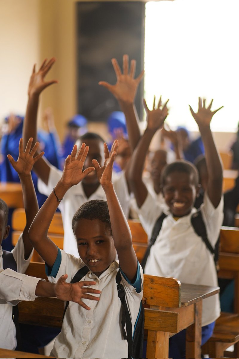 AshaMudey's tweet photo. Happy International Week of Deaf People! Deafness is a sensory disability and it only becomes a barrier when the educational system fails the child and the  family. #inclusiveeducation
@sisendsom @hon_khadija @moechesomalia @SomaliPM @Concern @SaveChildrenSO https://t.co/qSa2wXkuSN