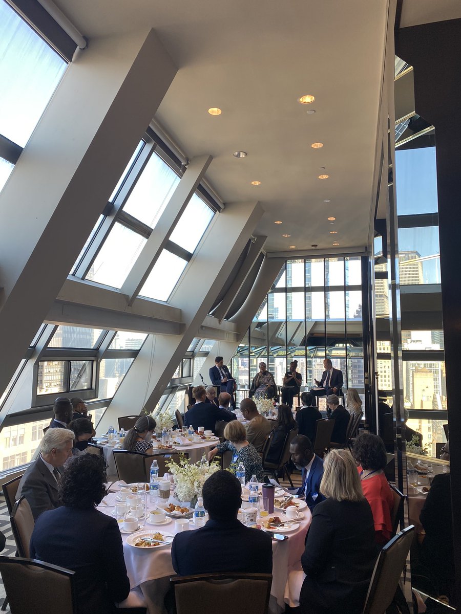 Starting the day with @TedChaiban @MaEllenSirleaf @Everyone @AhmadAlhendawi @JoyPhumaphi_ discussing why everyone must be involved in preparing for & preventing the next pandemic. Event hosted by @unfoundation @SwedenUN @CostaRicaONU @DIRCO_ZA @WHO #UNGA77