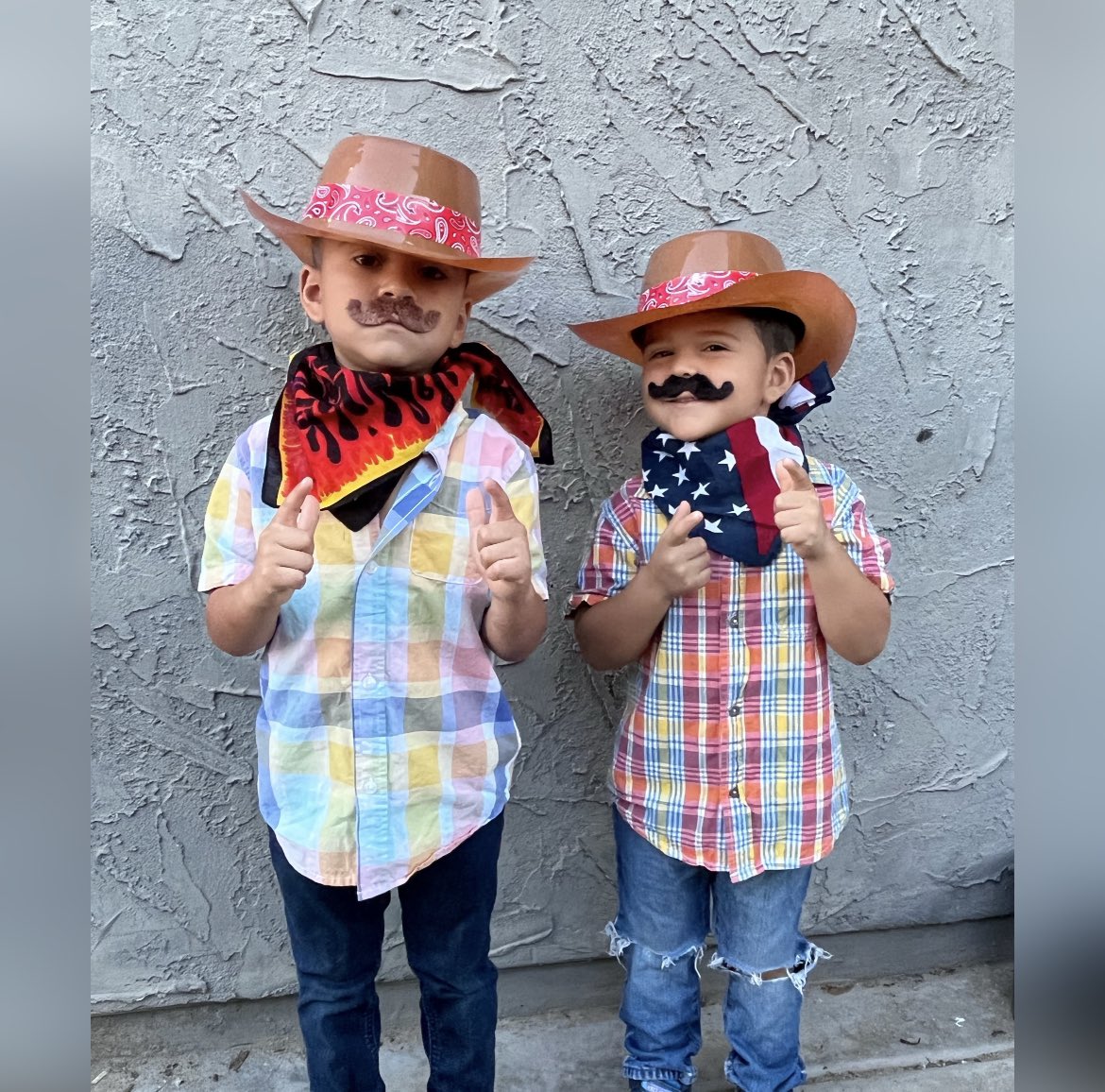 LauraaBlaScar's tweet photo. “This town ain’t big enough for the two of us” #EastwoodTrooperHomecoming #DressUpWeek #MyCowboys https://t.co/TasiK5R7oW