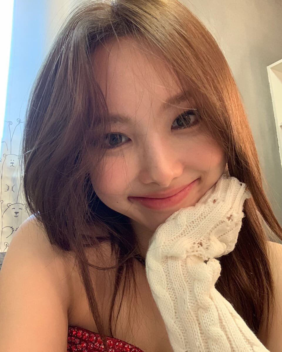 ArabTwice9's tweet photo. — ونس لنبدأ الان في رفع الهاشتاقات والعبارة بالاسفل للإحتفال بعيد ميلاد نايون🐰💙

🎯الهدف: 400 رد!

HAPPY NAYEON DAY
#원스의_노을이_나연이
#POPstar_NayeonDay
@JYPETWICE https://t.co/KkwgCygUqH