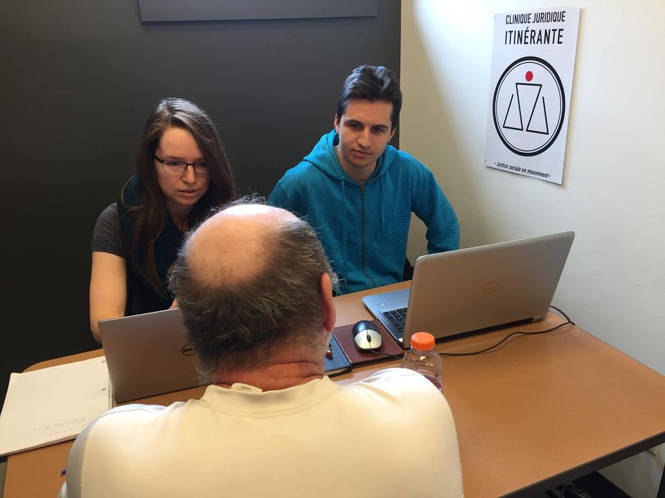 La Clinique Juridique Itinérante accueille de nouveaux stagiaires en droit cet automne. Ils accompagneront les personnes en situation d'itinérance avec leurs dossiers judiciaires sous supervision d'avocats. 
cji-mlc.org
