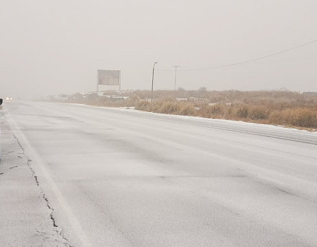 🚫❌️ CERRADO CAMINO Altas Cumbres Ruta E34

Nieva en las Altas Cumbres ☃️🏔

⛄ Acumulación de nieve sobre carpeta asfáltica. 
👀 Visibilidad Nula. 
❌ Cortado el paso.
🌨 Nieve caida desde Pirgüita hasta km 40. 
☁️ Bancos de neblina / Nublado / Viento